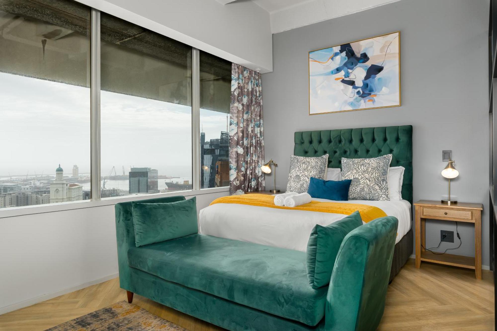 One Thibault Luxury Apartment