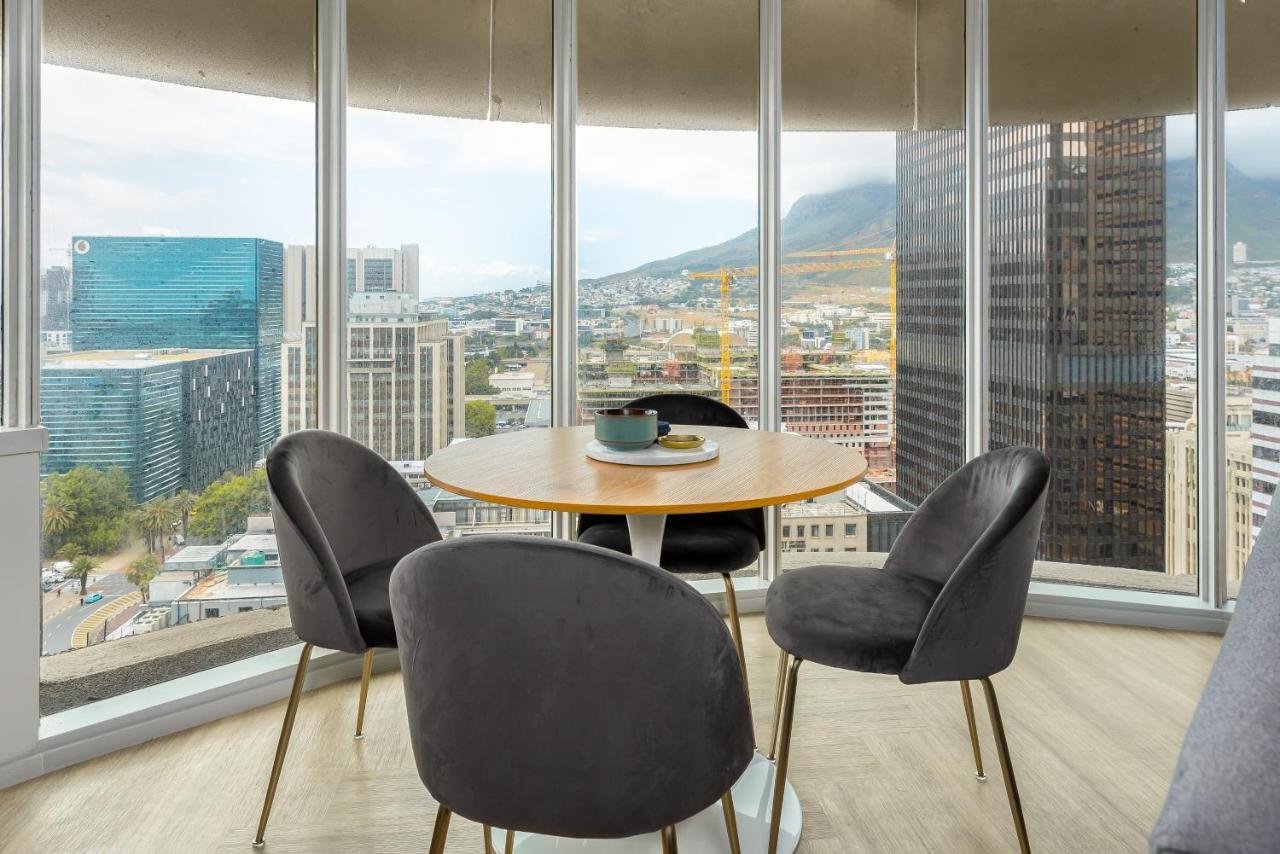 One Thibault Luxury Apartment